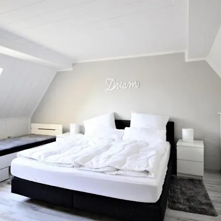 Apartment Zwei In *